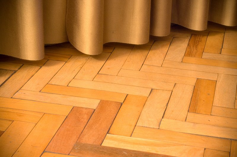 how to lay herringbone flooring