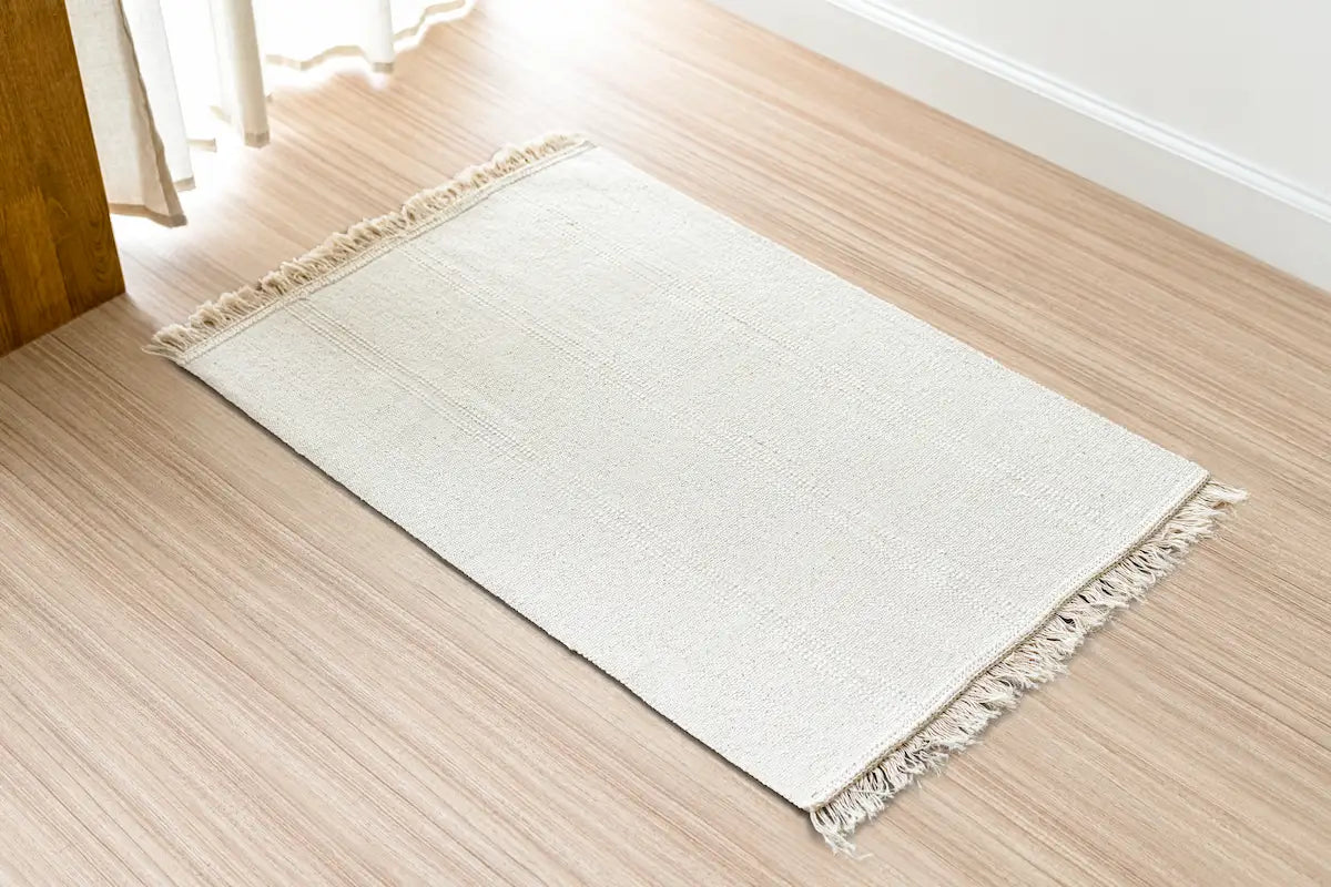 layering rugs on hardwood floors