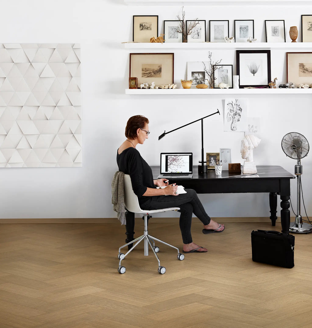 Kährs Engineered Wood Texture Oak Sage Herringbone Right