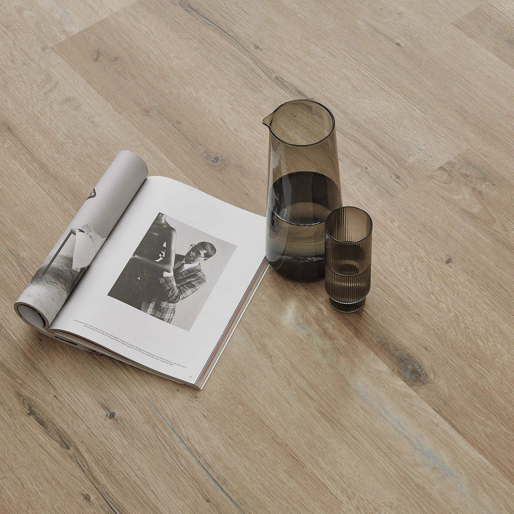 Karndean Knight Tile Washed Character Oak