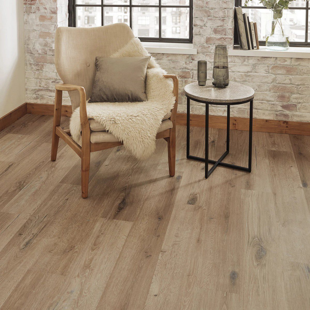 Karndean Knight Tile Washed Character Oak