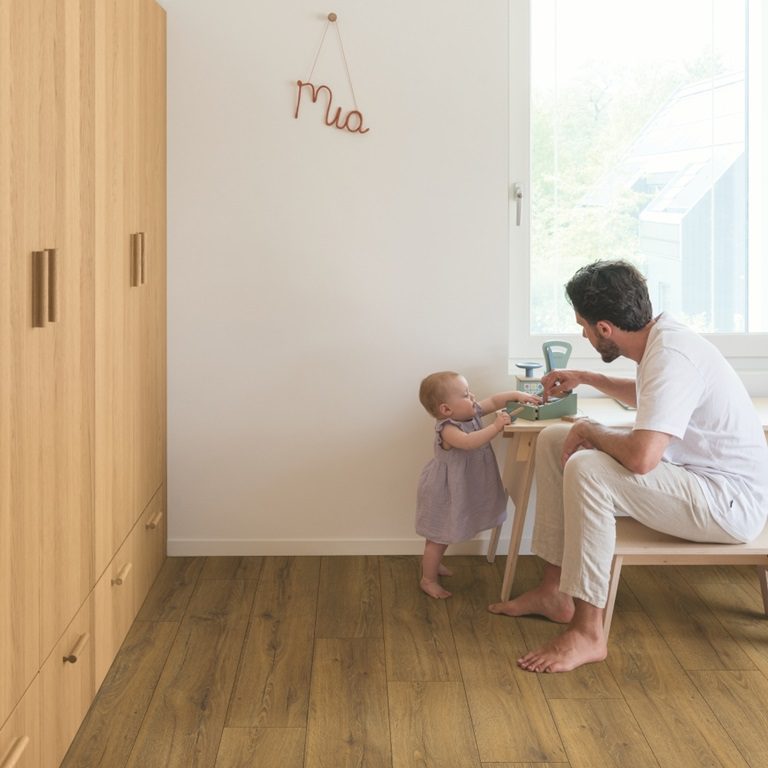 Quick-Step Classic Cocoa Brown Oak Laminate Flooring