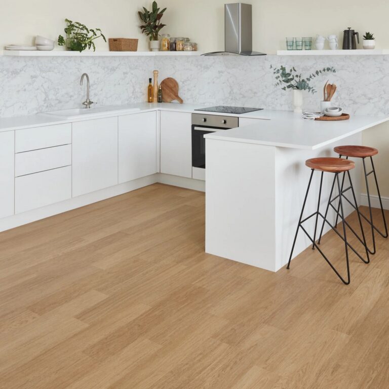 Karndean Knight Tile Natural Studio Oak