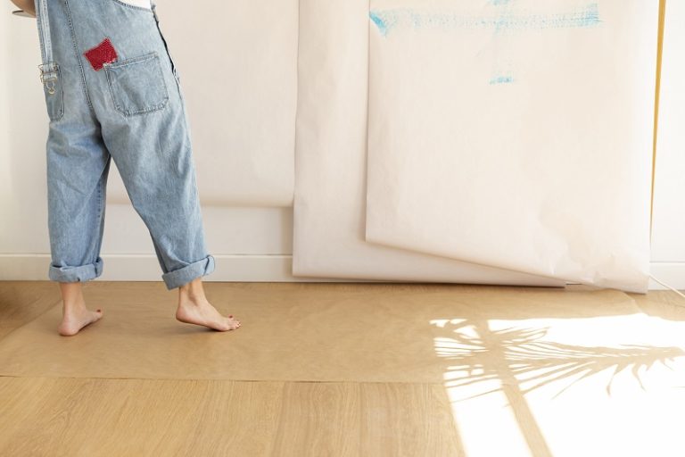 how to fix a squeaky floor