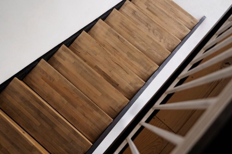 how to laminate stairs