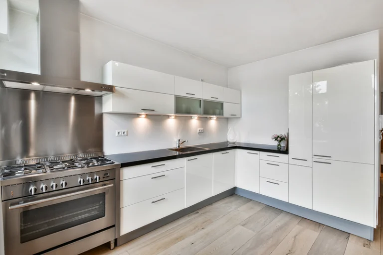 what colour floor goes with grey kitchen units