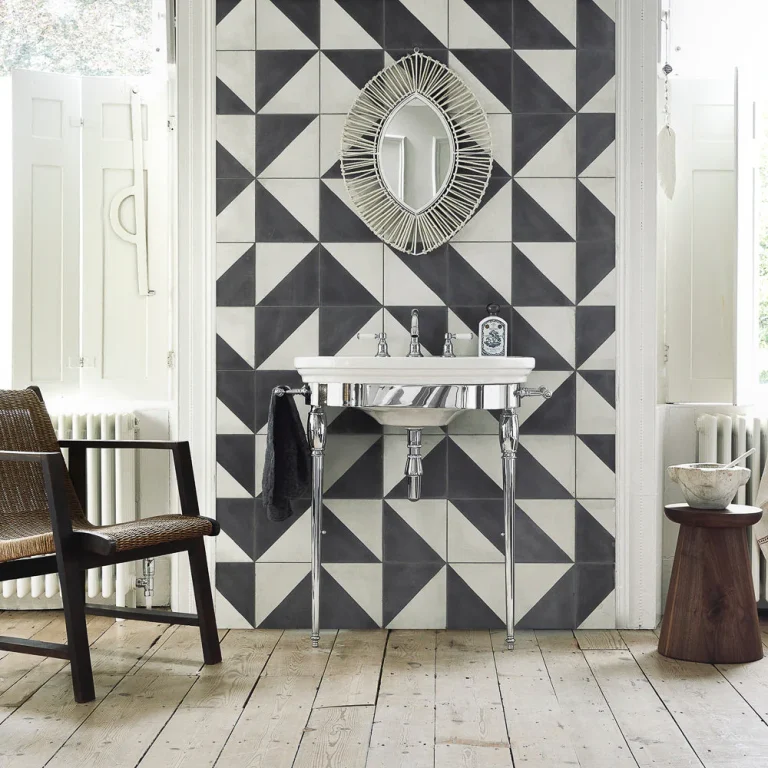 FIRED EARTH Bert & May Black Alalpardo Porcelain