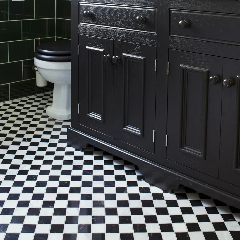 FIRED EARTH Chequers Court 4.8sq White & Black bevelled edge