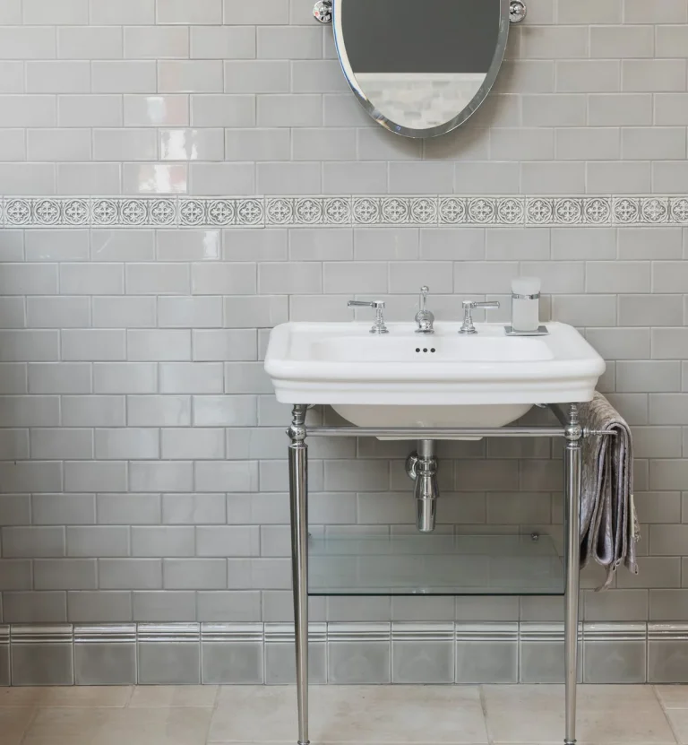 FIRED EARTH Giralda Niebla Skirting