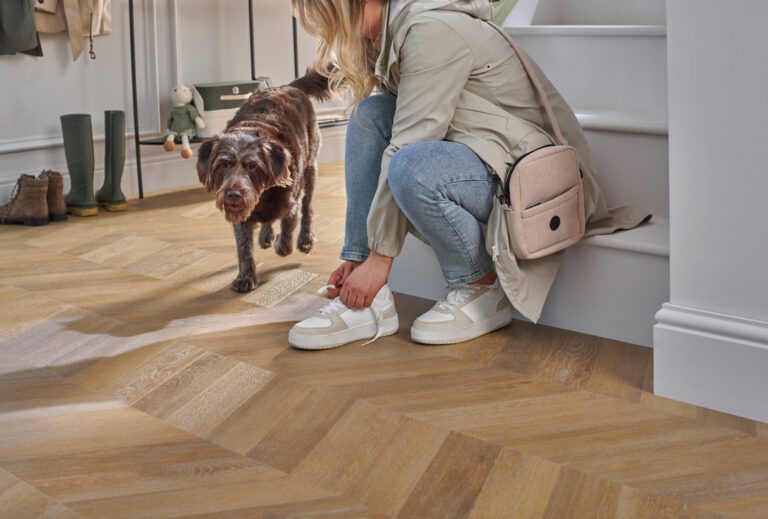 Luvanto Premium Click Plus Summer Oak Chevron Flooring