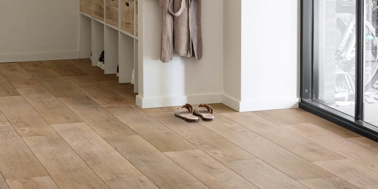 Invictus Ultimus Barn Oak ? Saddle