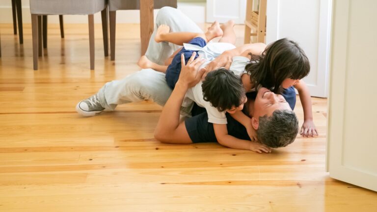 is laminate flooring toxic