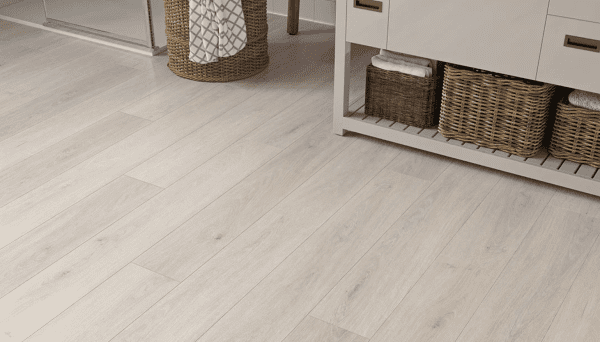 Montique Click 5 Cromer Oak Luxury Vinyl Tile 2 Montique Click 5 Cromer Oak Luxury Vinyl Tile 2
