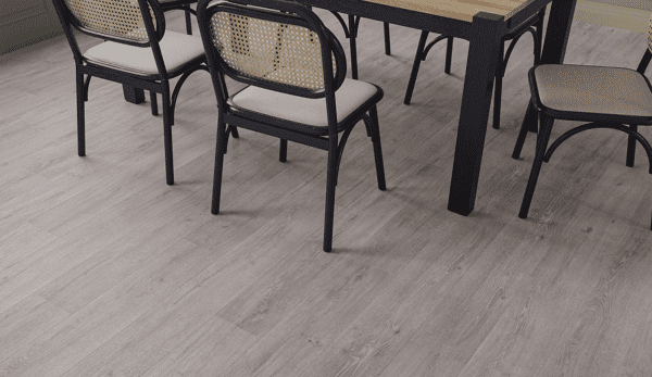 Montique Click 5 Penshurst Oak Luxury Vinyl Tile 2 Montique Click 5 Penshurst Oak Luxury Vinyl Tile 2