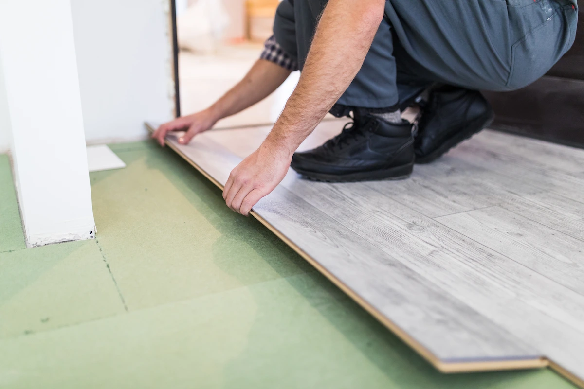 how to remove old vinyl flooring